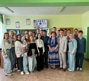 Детальніше про статтю Вишиванка як одвічний предків талісман