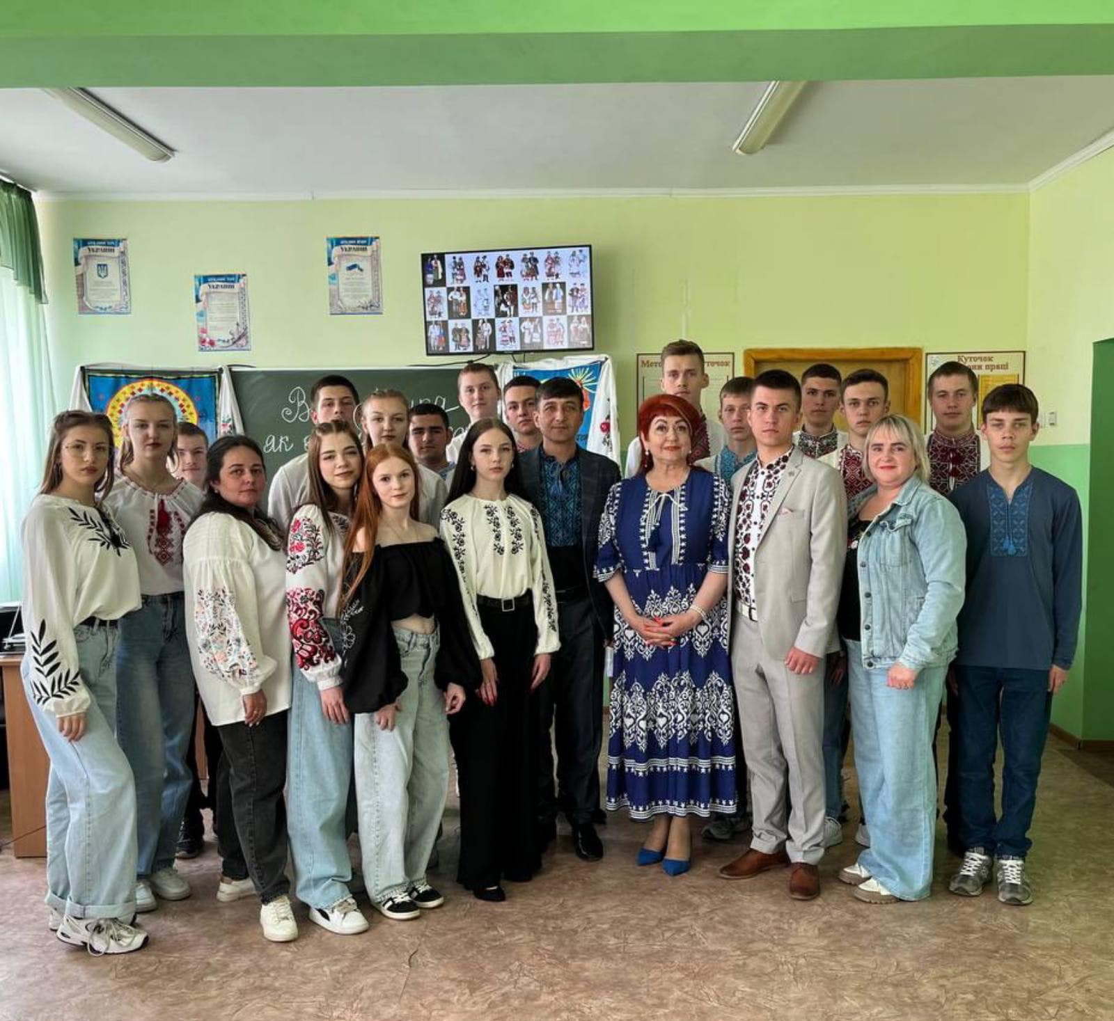 Ви зараз переглядаєте Вишиванка як одвічний предків талісман
