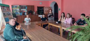 Детальніше про статтю Сторінками історії коледжу: виховна година для першокурсників у бібліотеці