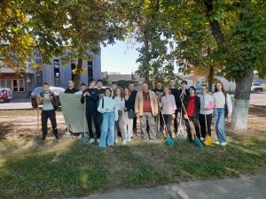 Детальніше про статтю Турбота про чистоту та довкілля — щоденна справа студентів Роменського фахового коледжу СНАУ