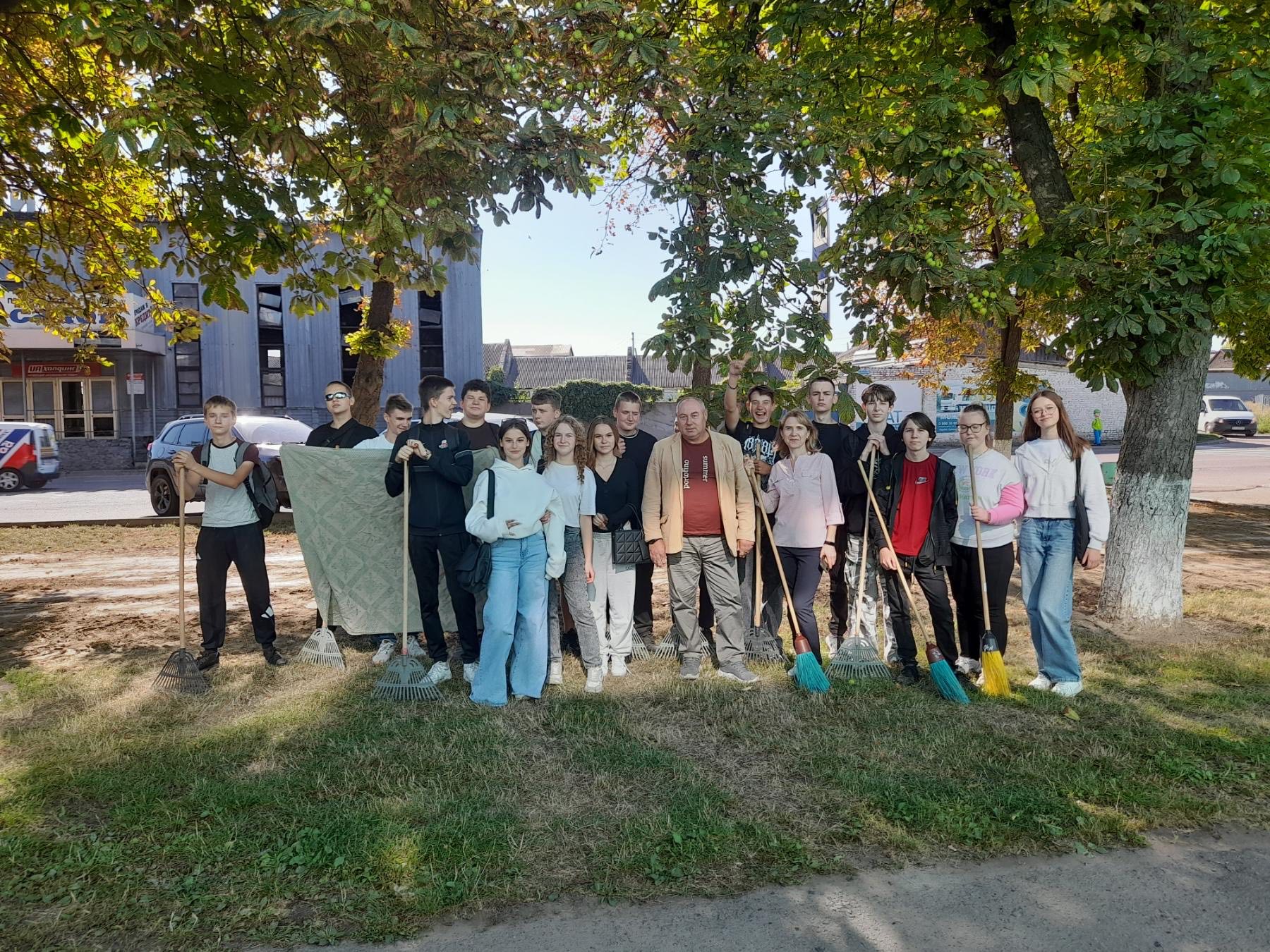 Ви зараз переглядаєте Турбота про чистоту та довкілля — щоденна справа студентів Роменського фахового коледжу СНАУ