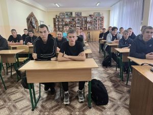 Детальніше про статтю Студенти першого курсу Роменського фахового коледжу СНАУ дізналися про адміністративну відповідальність від представника ювенальної превенції