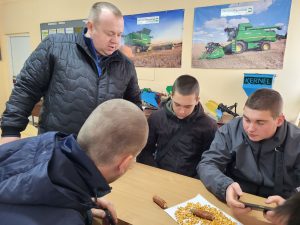 Детальніше про статтю Навчальна практика, що формує майбутніх агрономів!