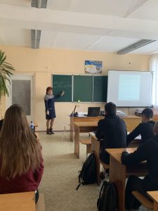 Детальніше про статтю Відкрите заняття з тригонометрії: студенти 11-А поринули у світ математичних закономірностей