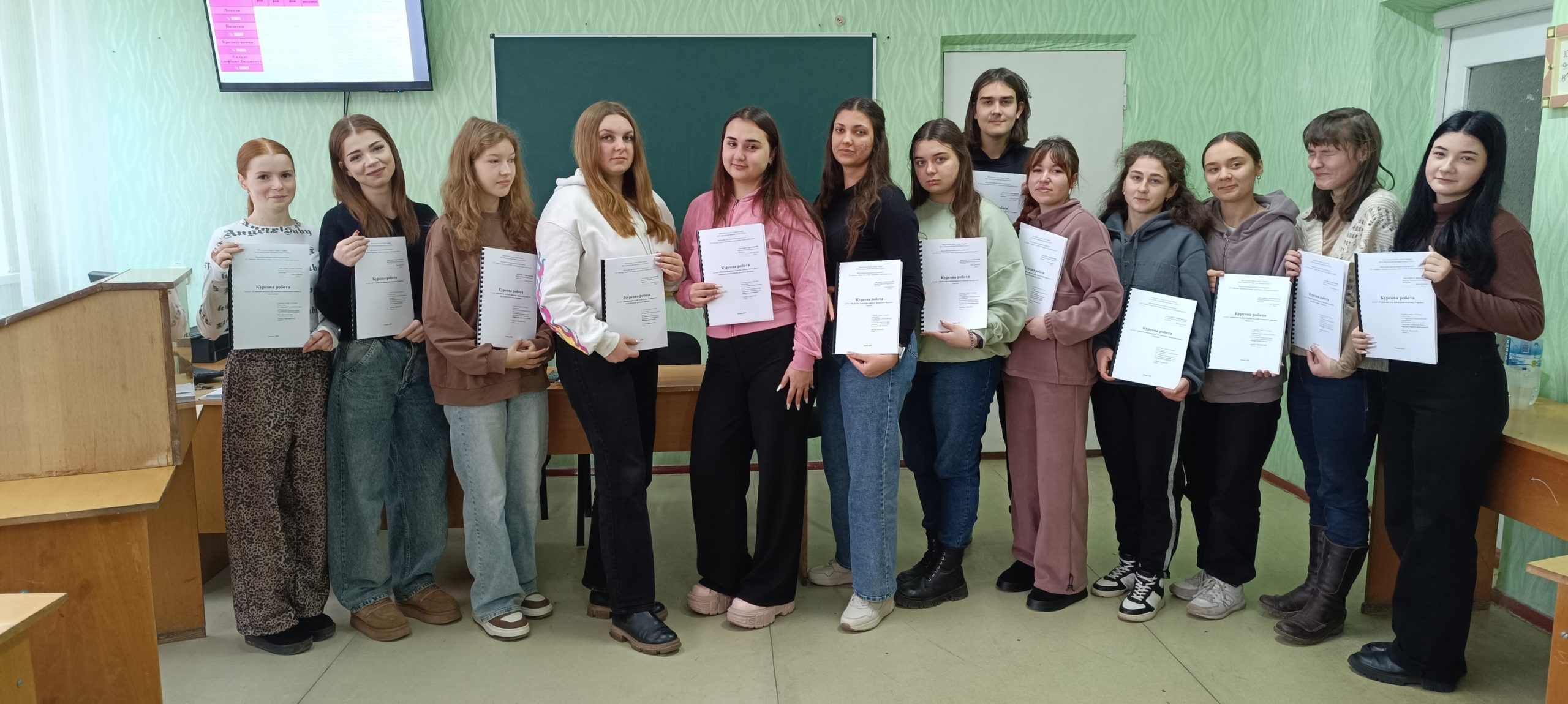 Ви зараз переглядаєте Успішний захист курсових робіт студентів групи 31-Ф: крок до професійного становлення фінансистів