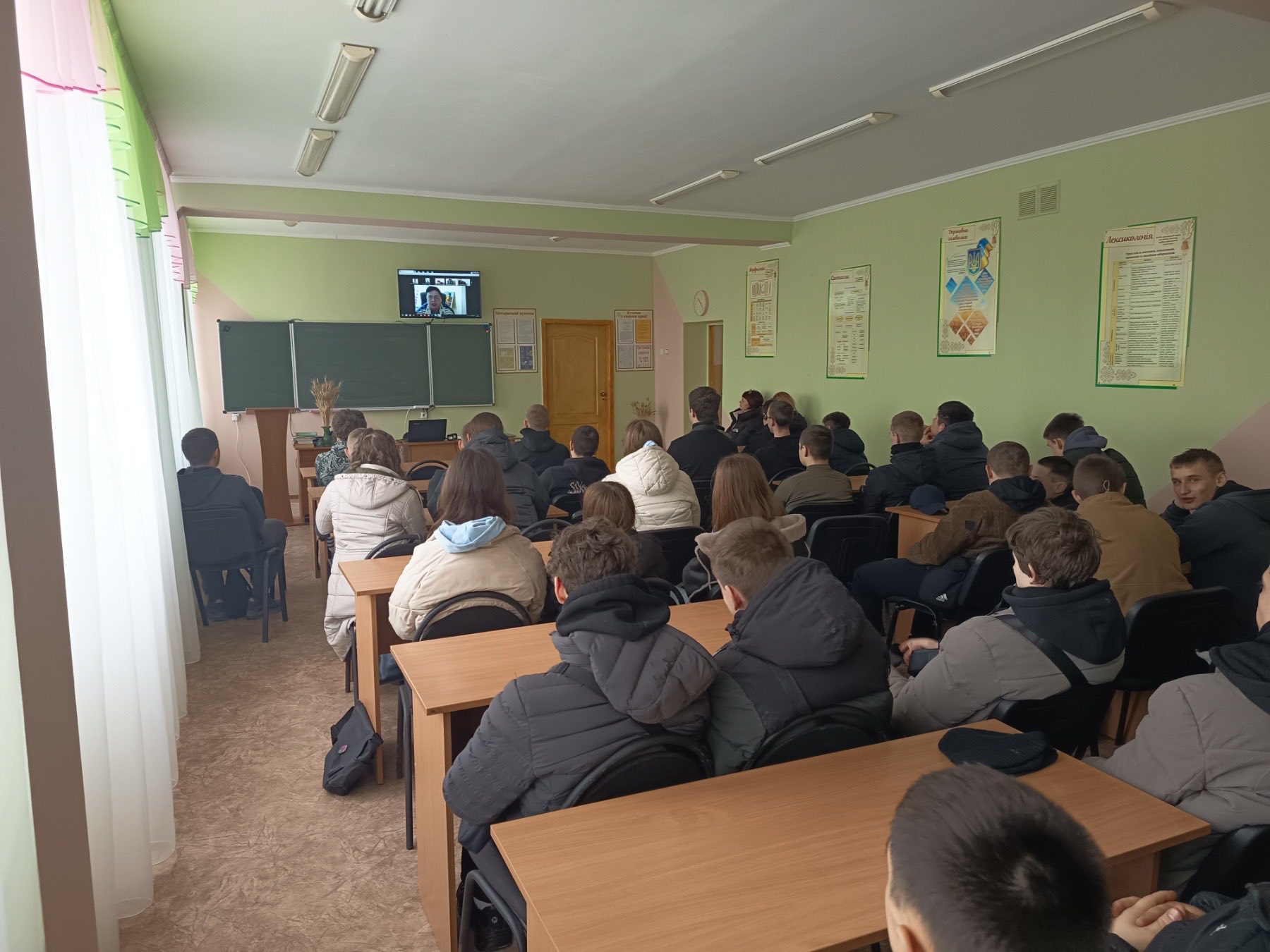 Ви зараз переглядаєте Онлайн-зустріч щодо запобігання булінгу та загрозам безпеці