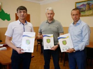 Детальніше про статтю Тристоронній меморандум про співпрацю: Роменська громада, СНАУ та Роменський фаховий коледж об’єднують зусилля заради розвитку освіти